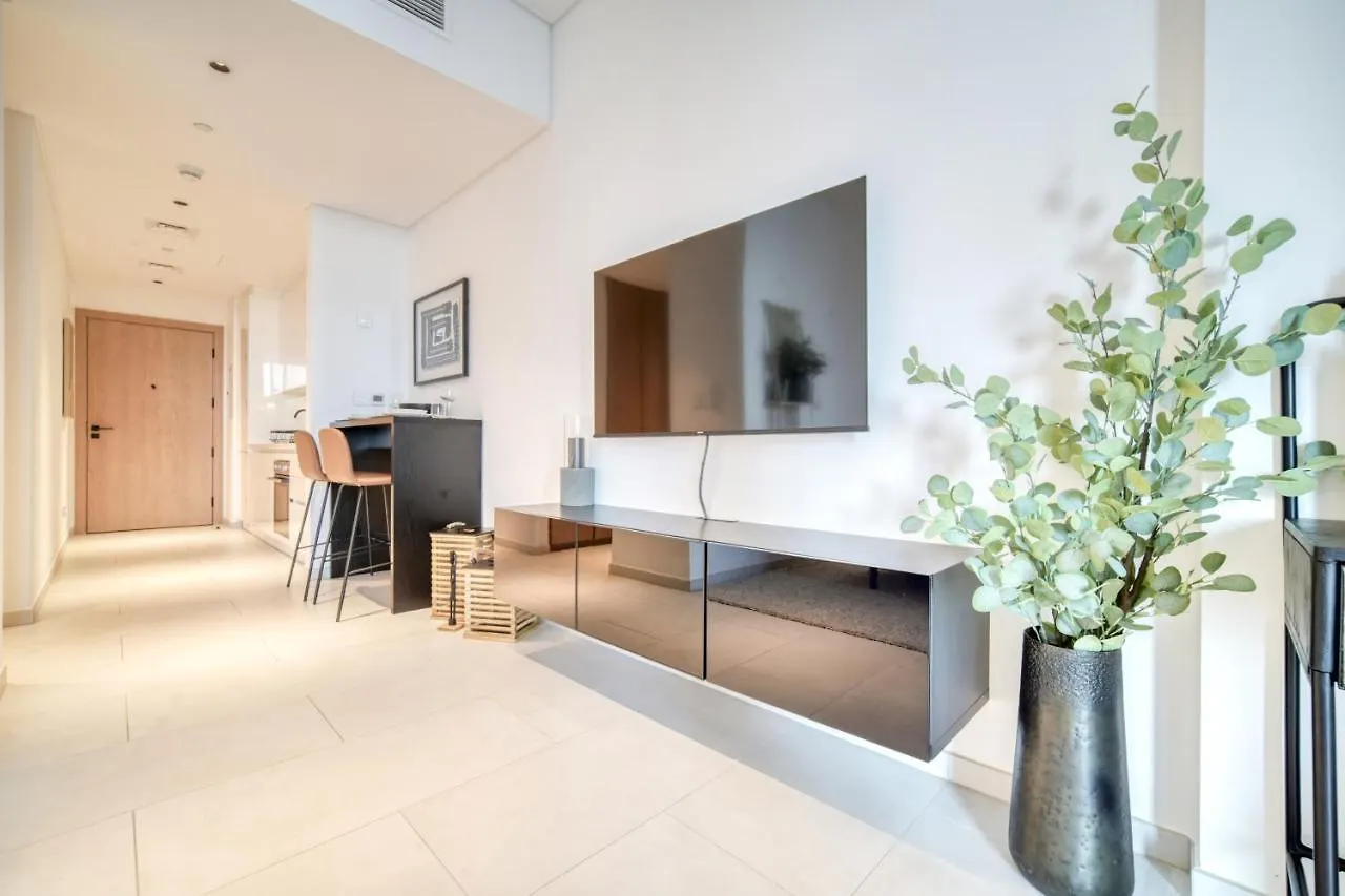 Marquise Square, Business Bay Dubai - Mint Stay United Arab Emirates