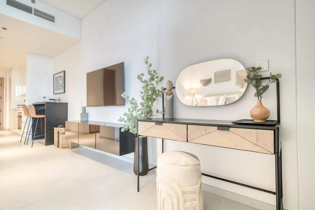 Apartment Marquise Square, Business Bay Dubai - Mint Stay