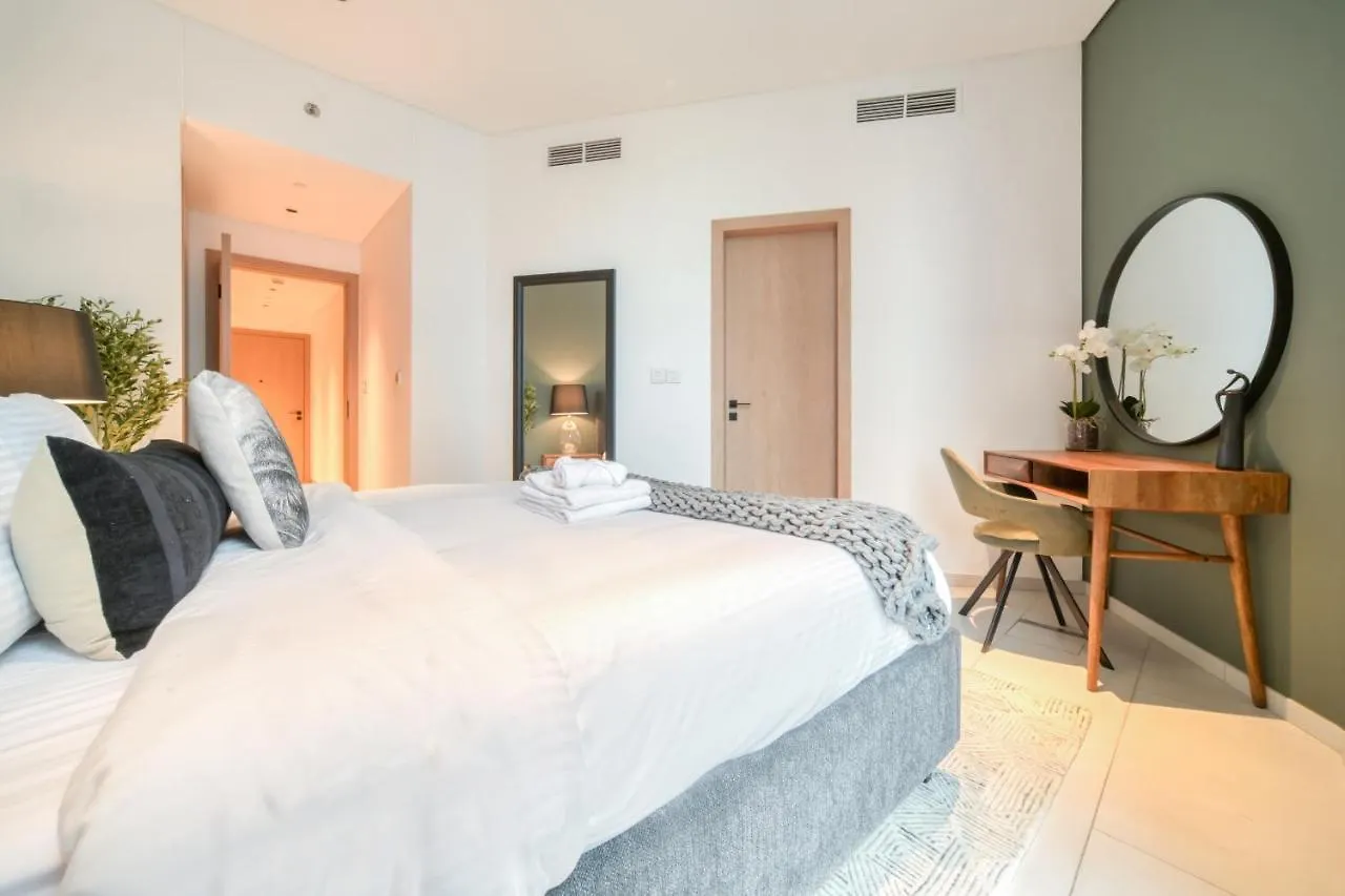 Marquise Square, Business Bay Dubai - Mint Stay Apartment